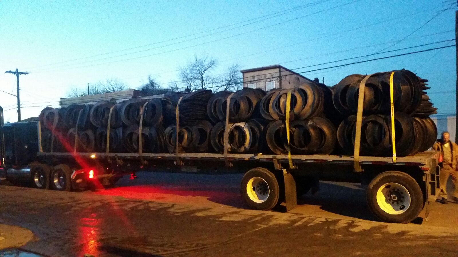 Semi tire sidewalls truckload supplier